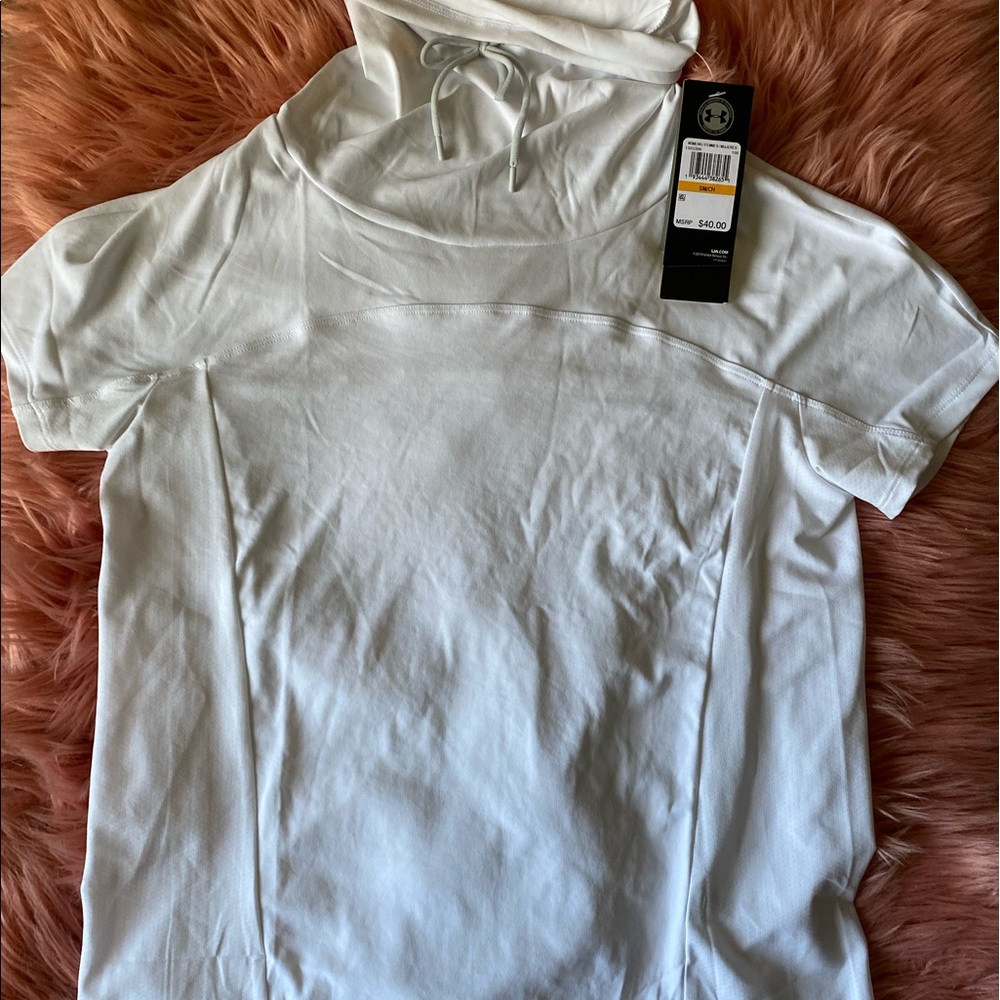 Woman Under Armour Athletic Top